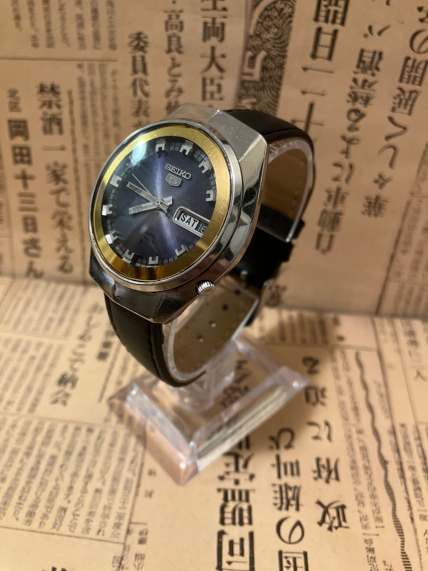 Seiko 5 - 6106 Blue/Gold (1974)