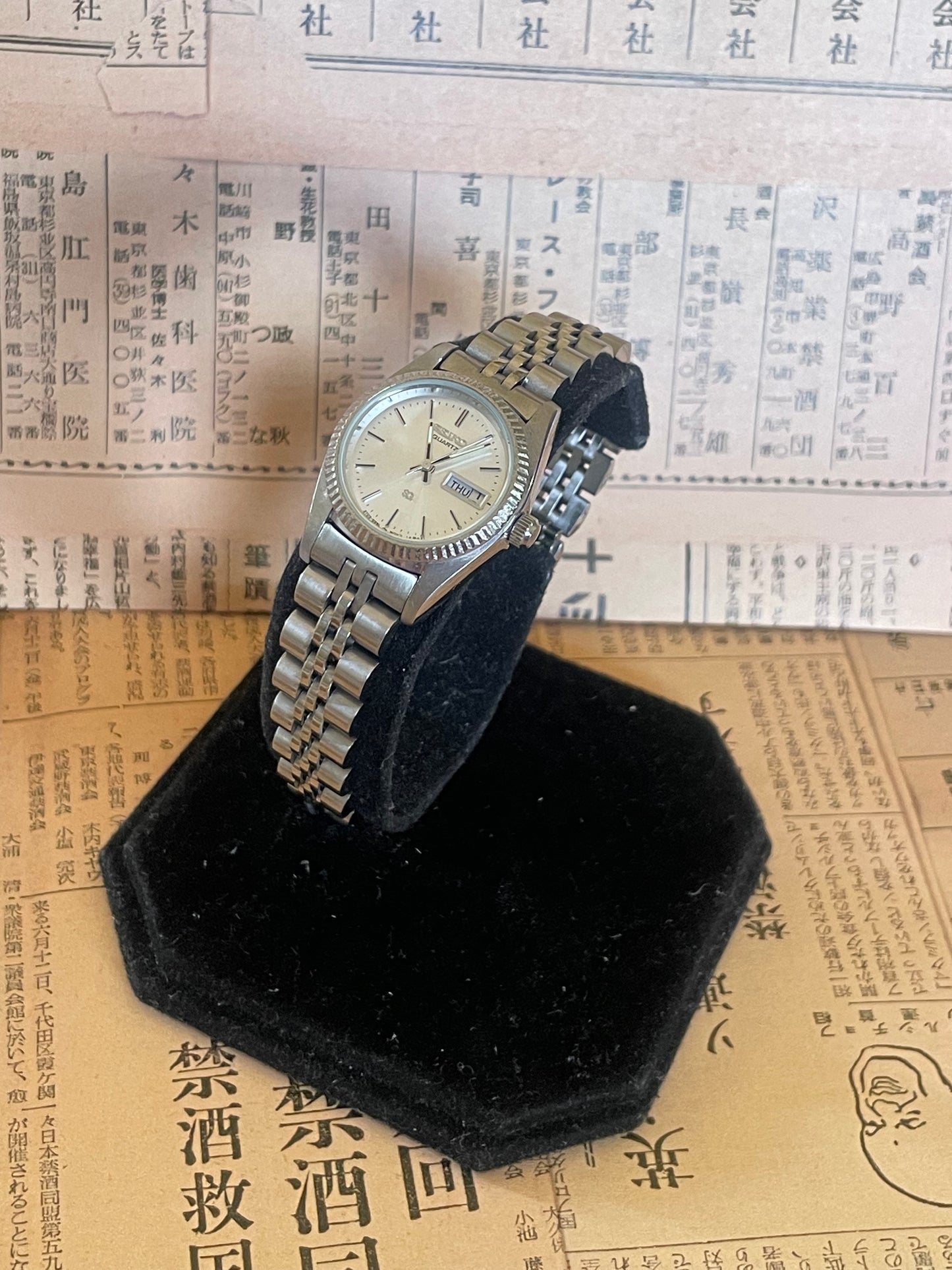 Seiko Ladies Quartz Silver - 3Y03-0151-T Silver