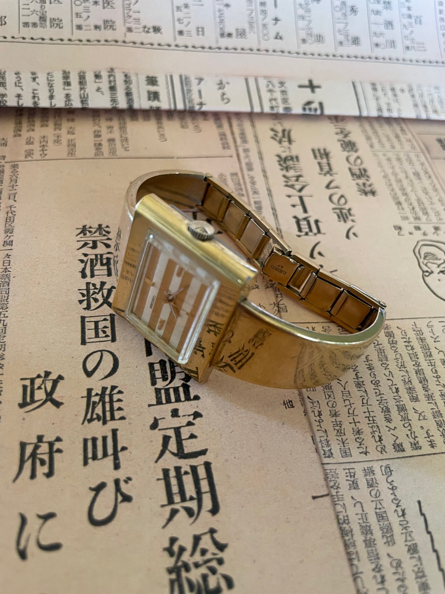 Seiko Silver Angel Ladies Manual Wind - 1104-3440 Yellow/White