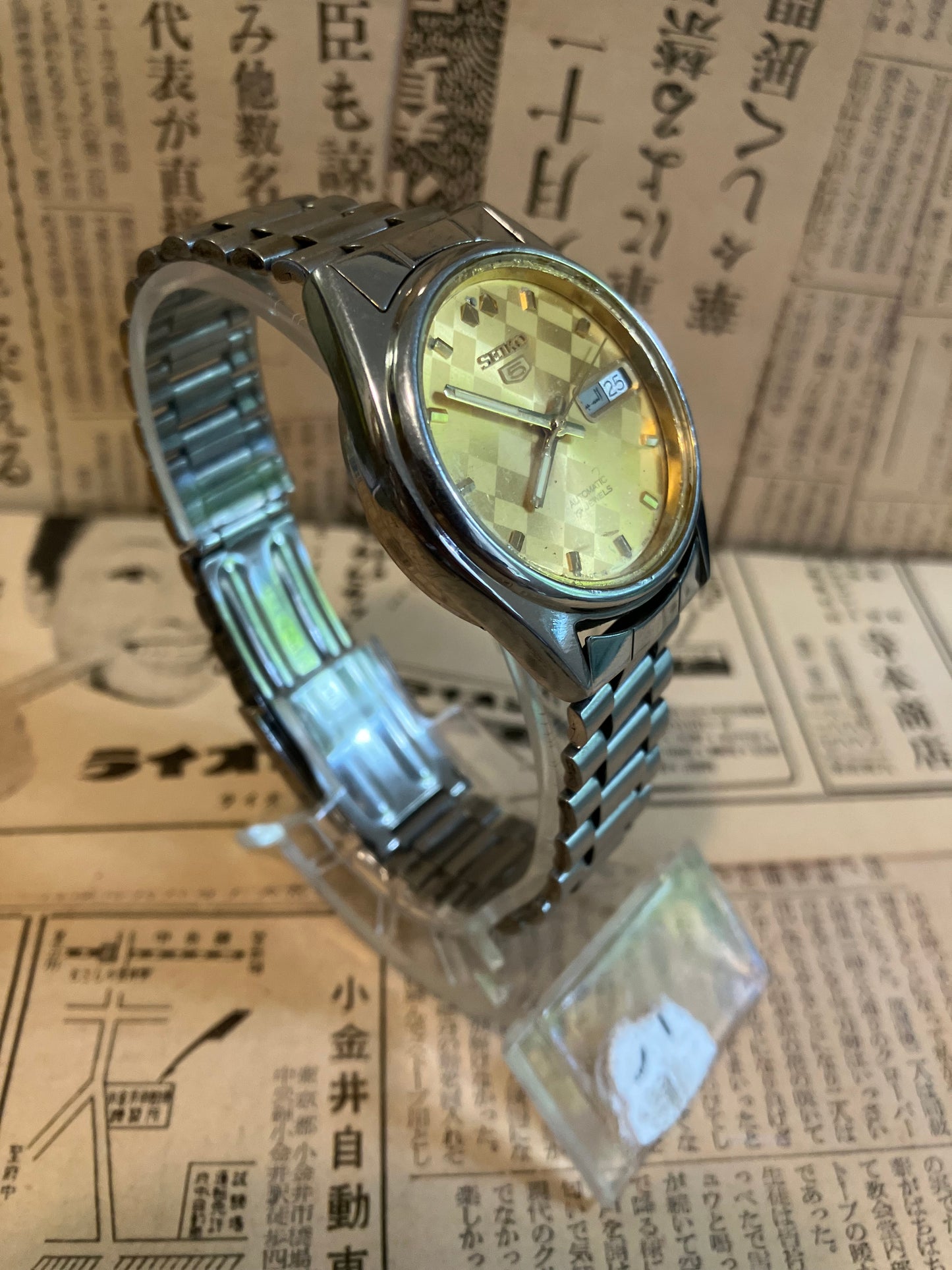 Seiko 5 - 7009 Gold chequer (1985)