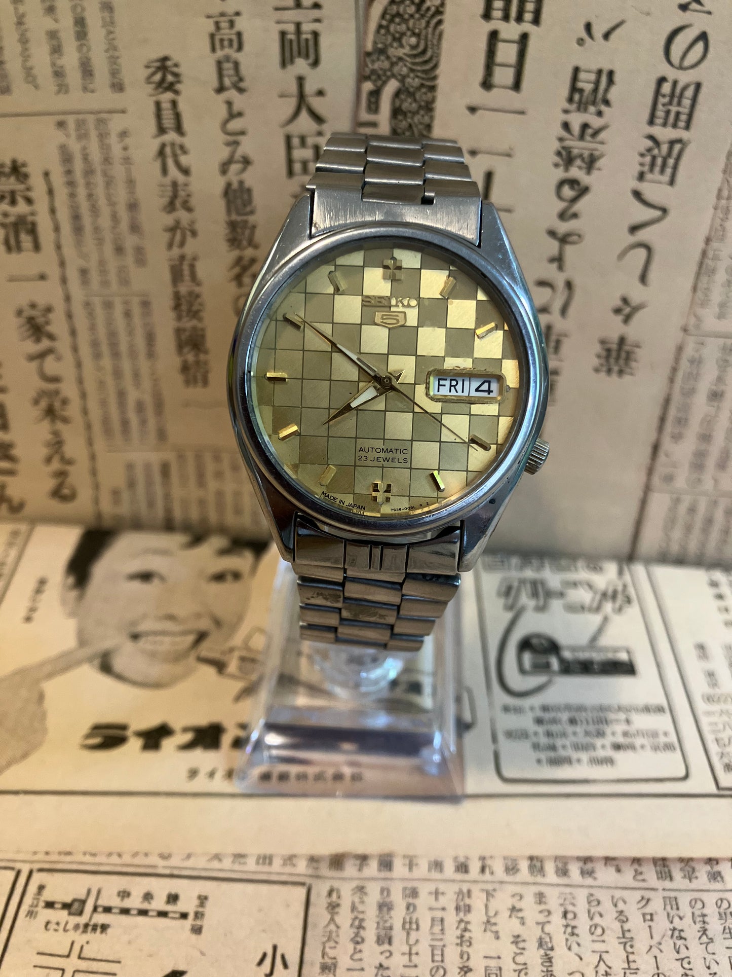 Seiko 5 - 7S36 Gold chequer (2004)
