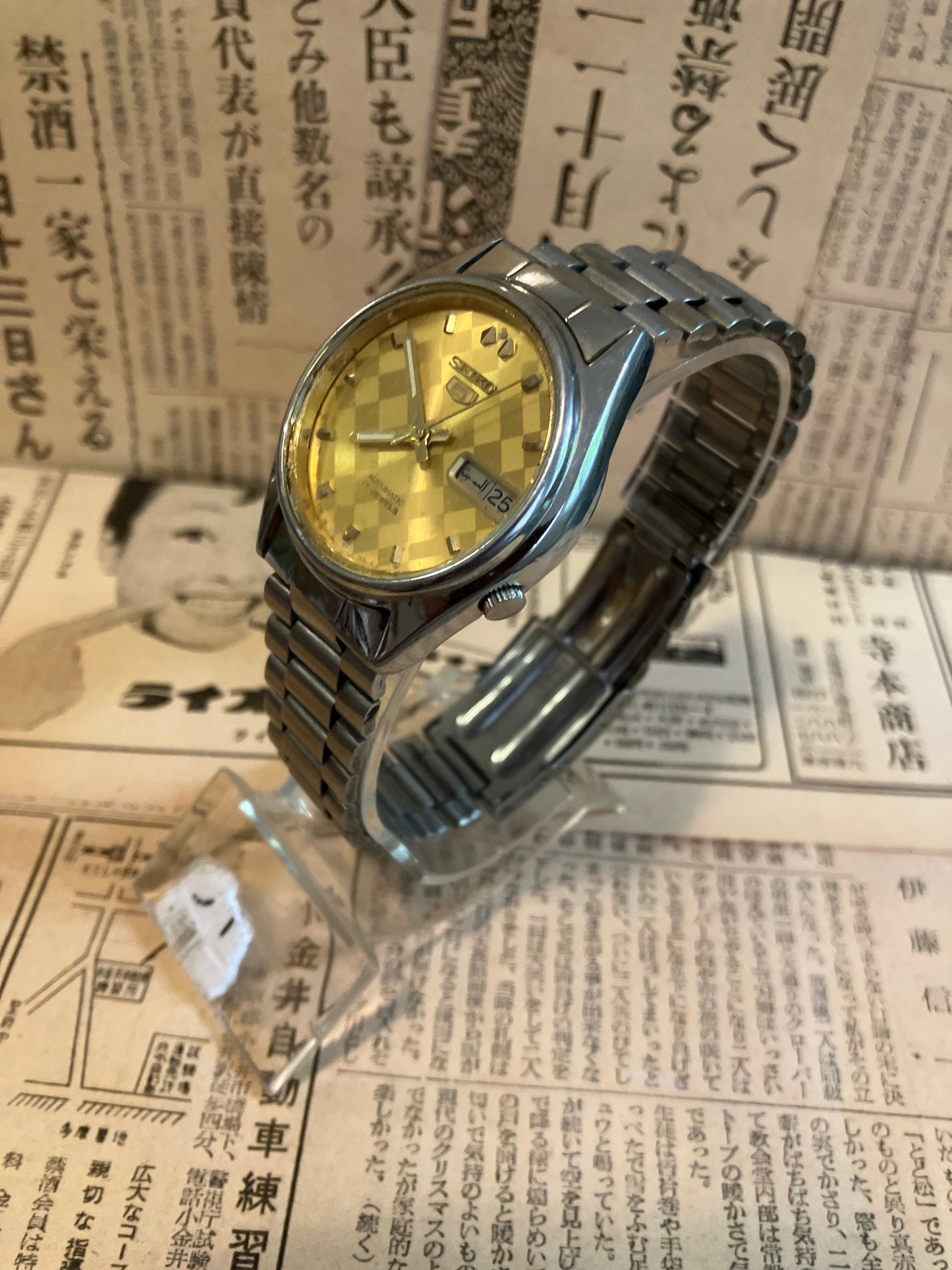 Seiko 5 - 7009 Gold chequer (1985)
