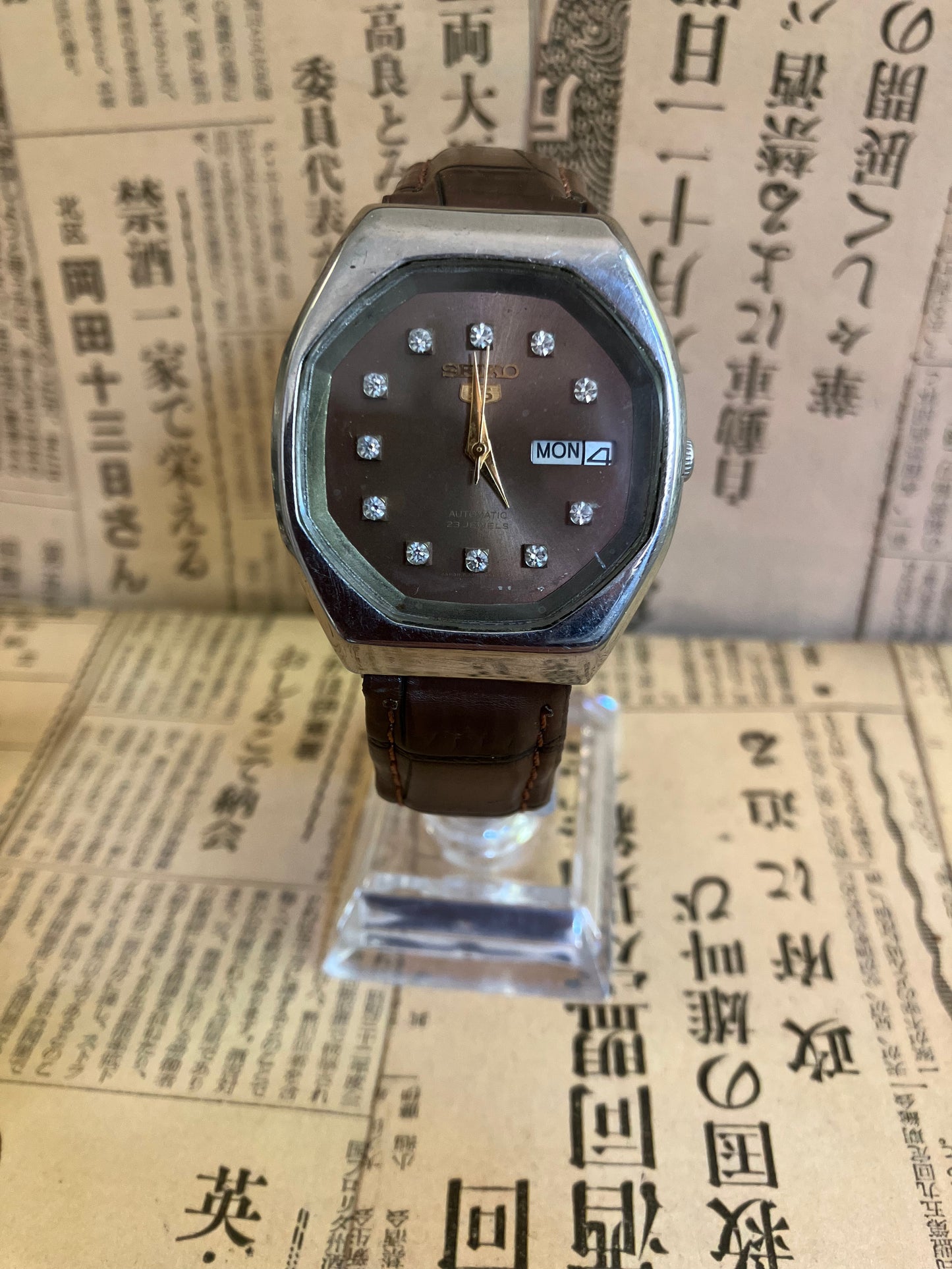 Seiko 5 - 6319 Brown TV Case (1985)