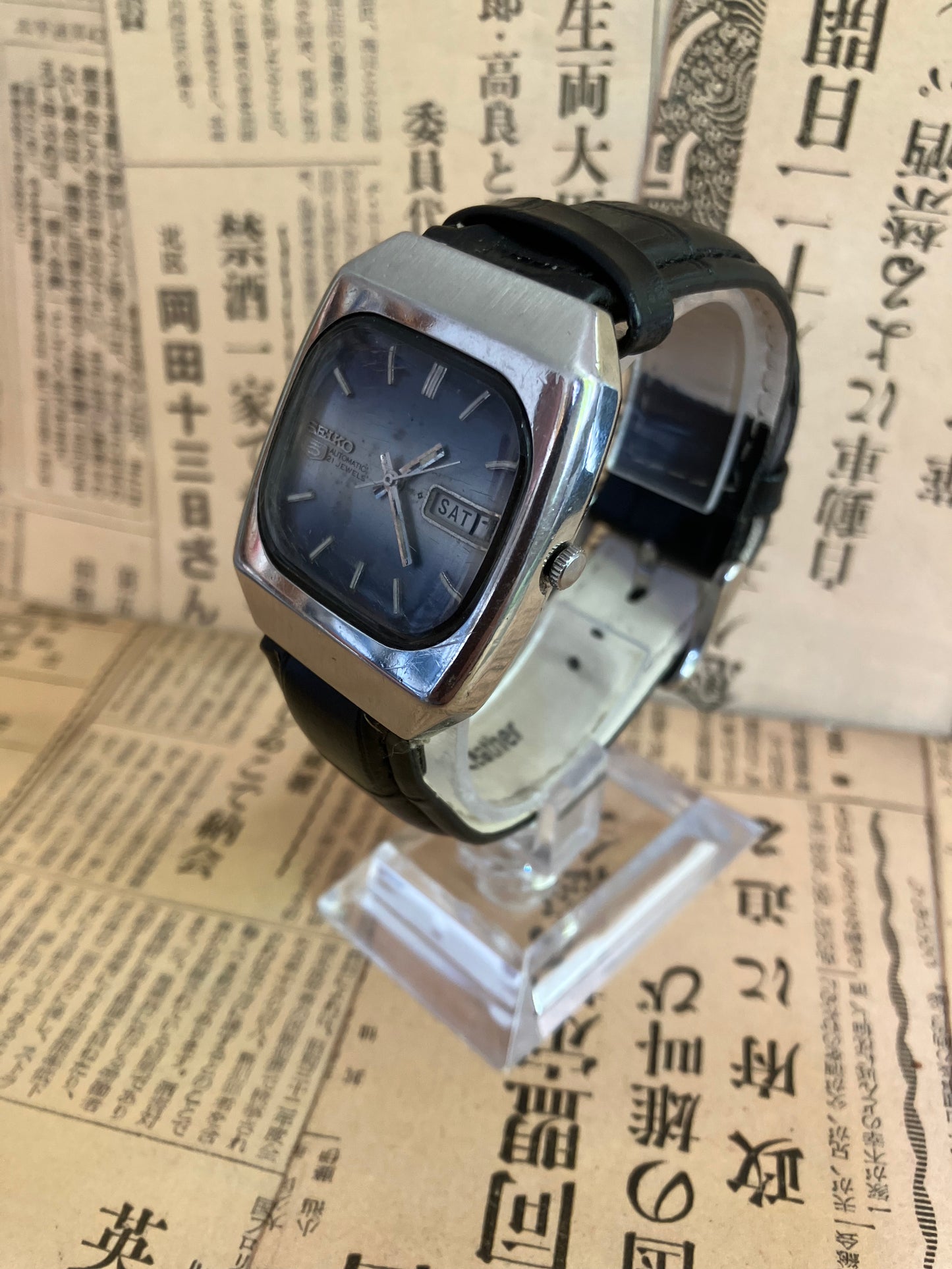 Seiko 5 - 6319 Blue burst TV Case (1977)
