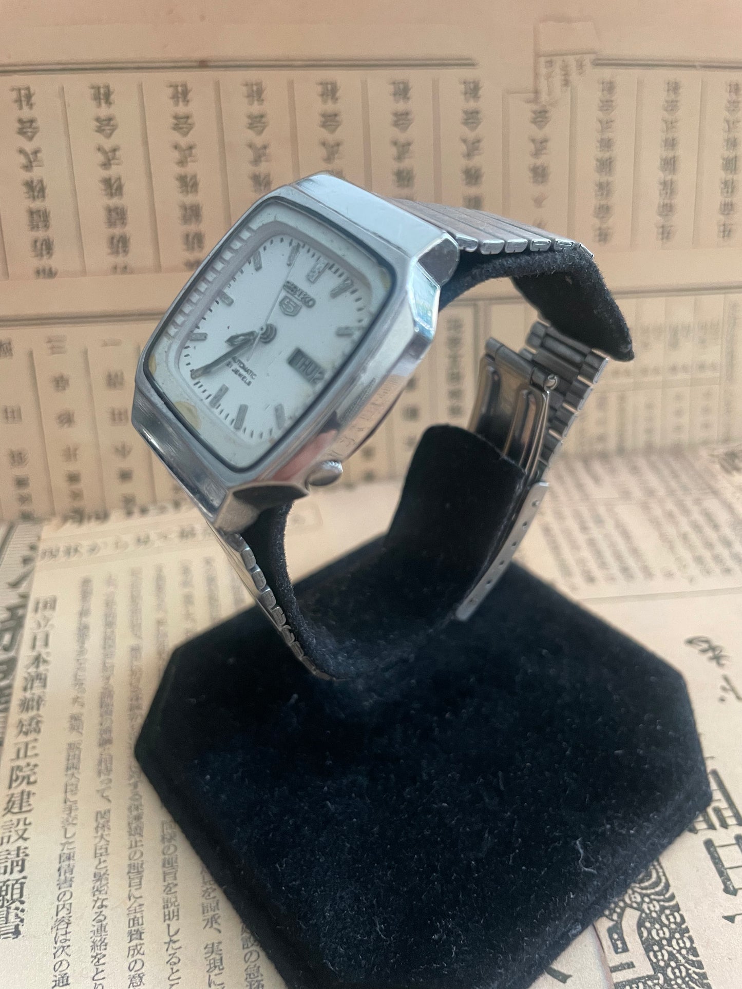 Seiko 5 - 7009 ‘Railway Time’ White TV Case (1977)