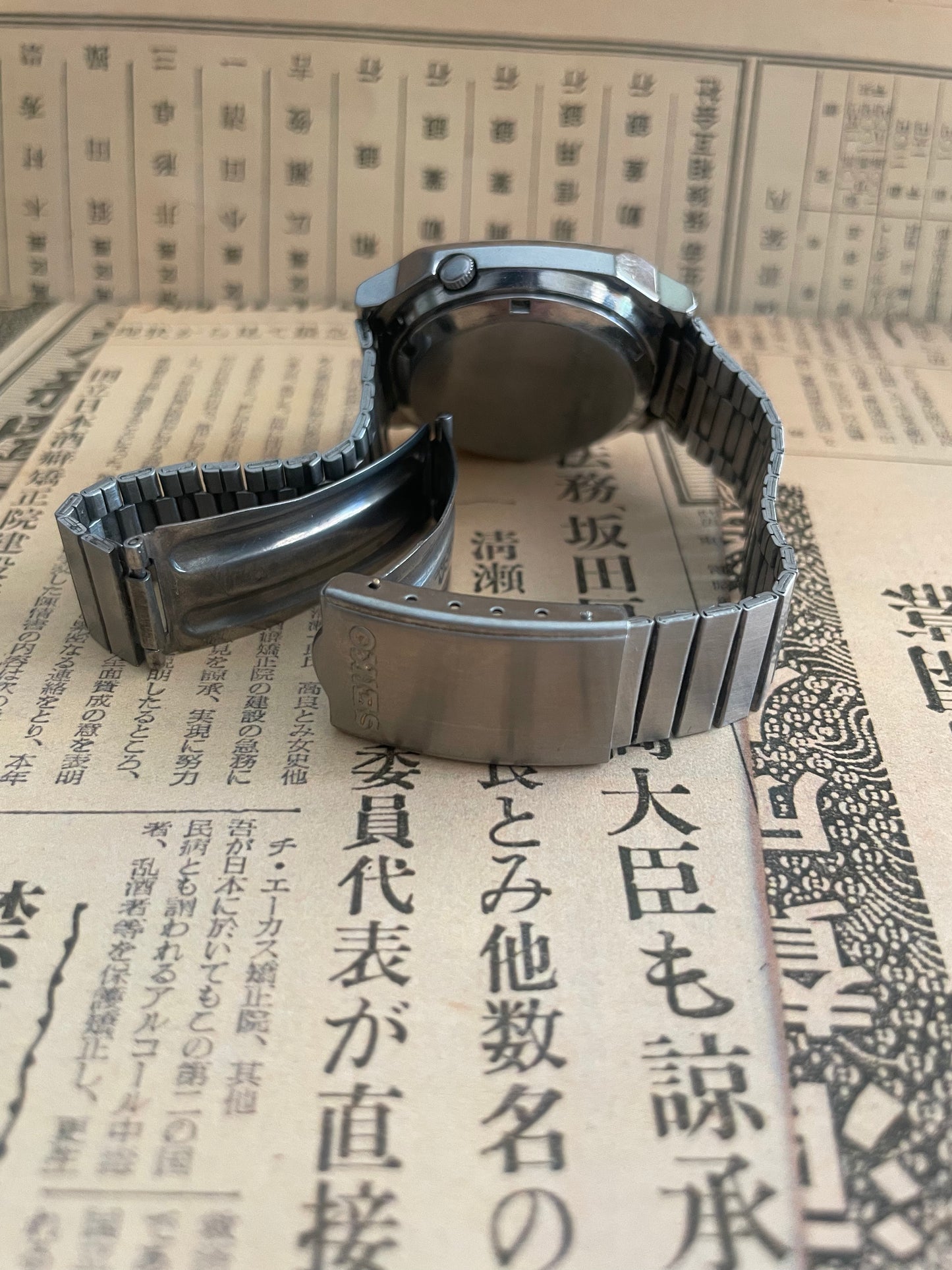 Seiko 5 - 7009 ‘Railway Time’ White TV Case (1977)